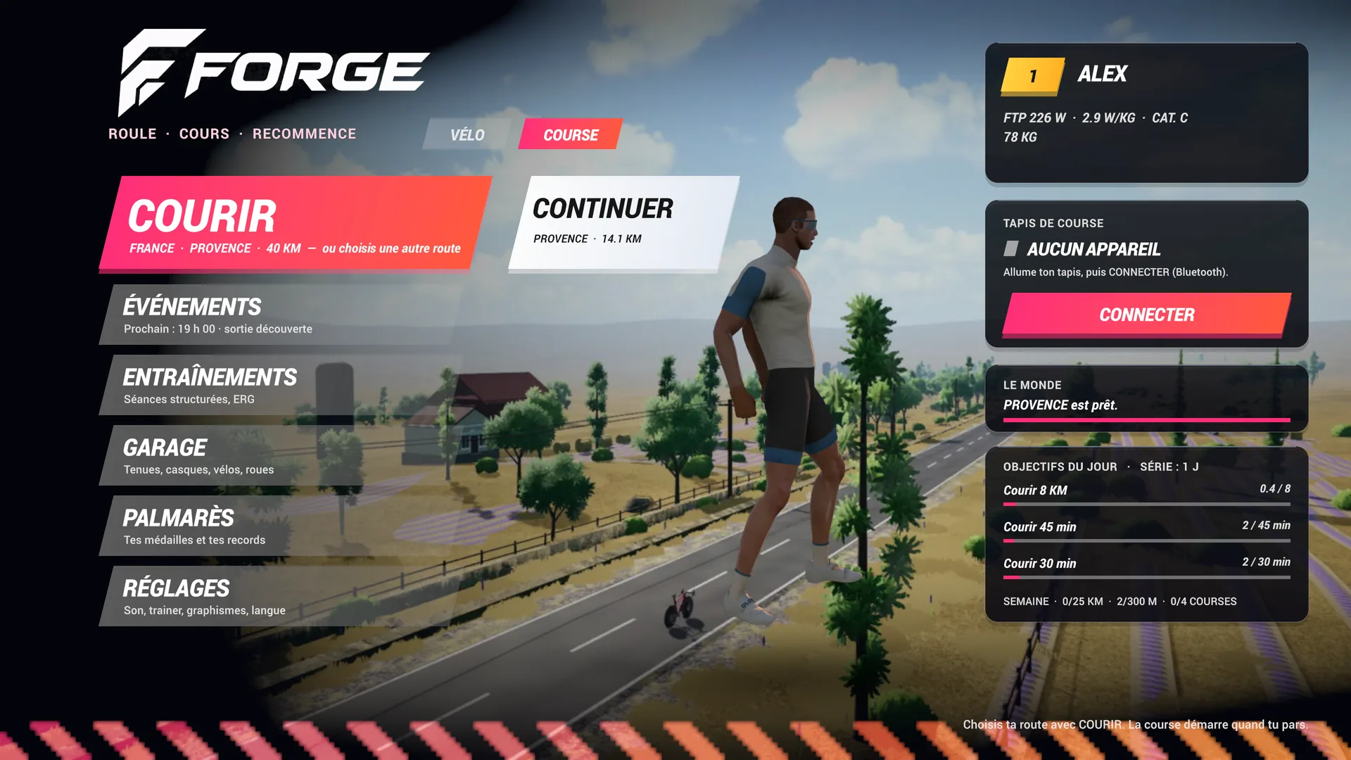L’accueil du jeu FORGE en mode course : les onglets VÉLO et COURSE, le bouton COURIR et le coureur